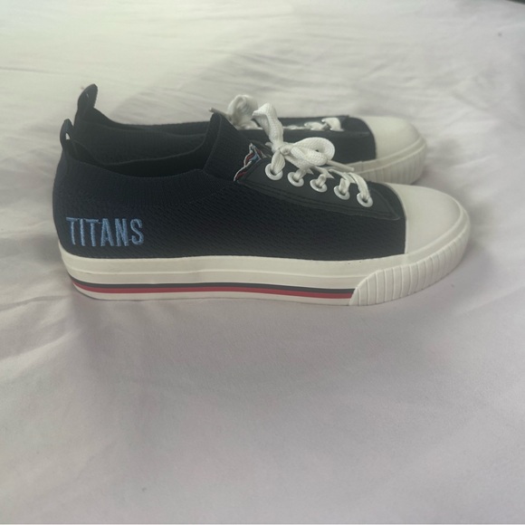 Foco Shoes - Tennessee Titans Women's Navy and White Athletic Shoes embroidered